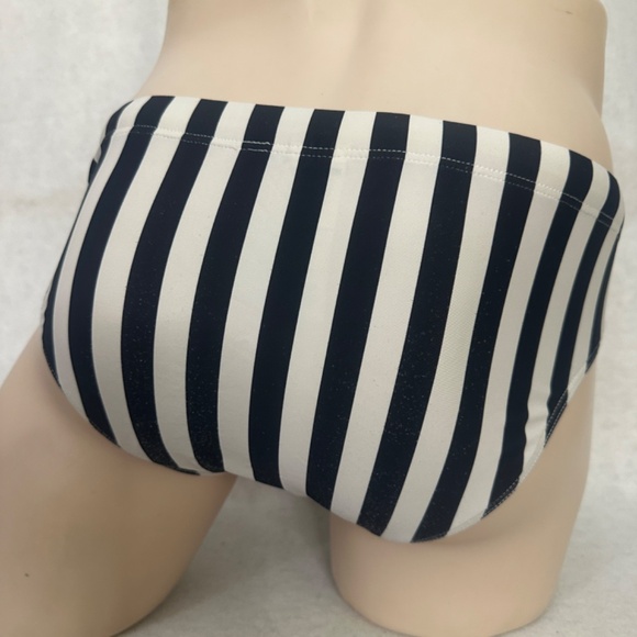 Aimpact Swimsuit Medium 32-38" waist Gently worn 82% polyamide/18% elastane - Picture 4 of 7